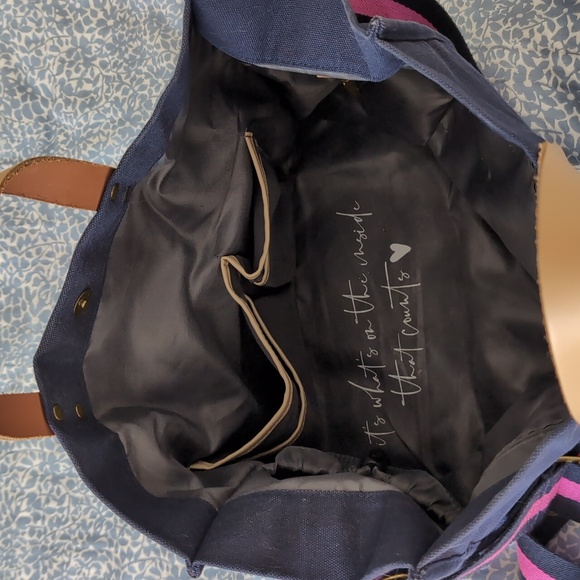 Bagging Rights Large Tote - Picture 4 of 8